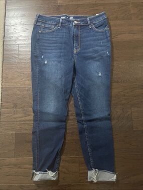 Old Navy Women's Dark Blue Distressed Ankle Jeans